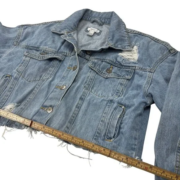 Forever 21 Distressed Cropped Denim Jacket Medium Light Wash Frayed Hem Womens - Picture 8 of 10